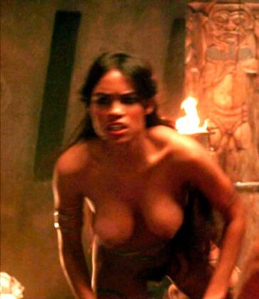 La Latina Rosario Dawson Follando En Alejandro Magno 2004